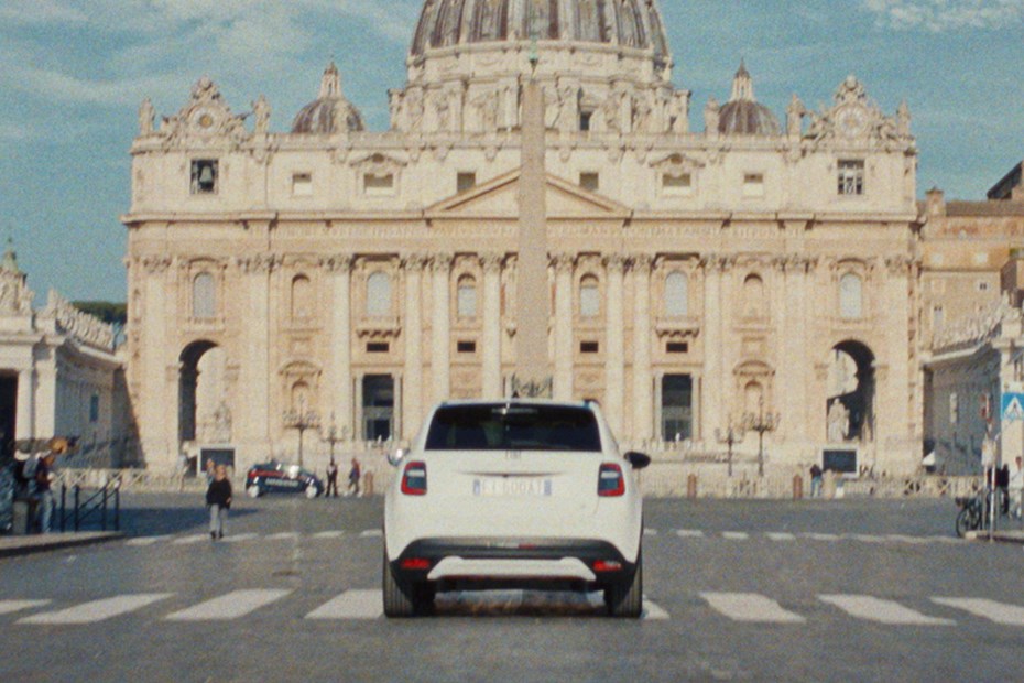 Fiat 600e driving