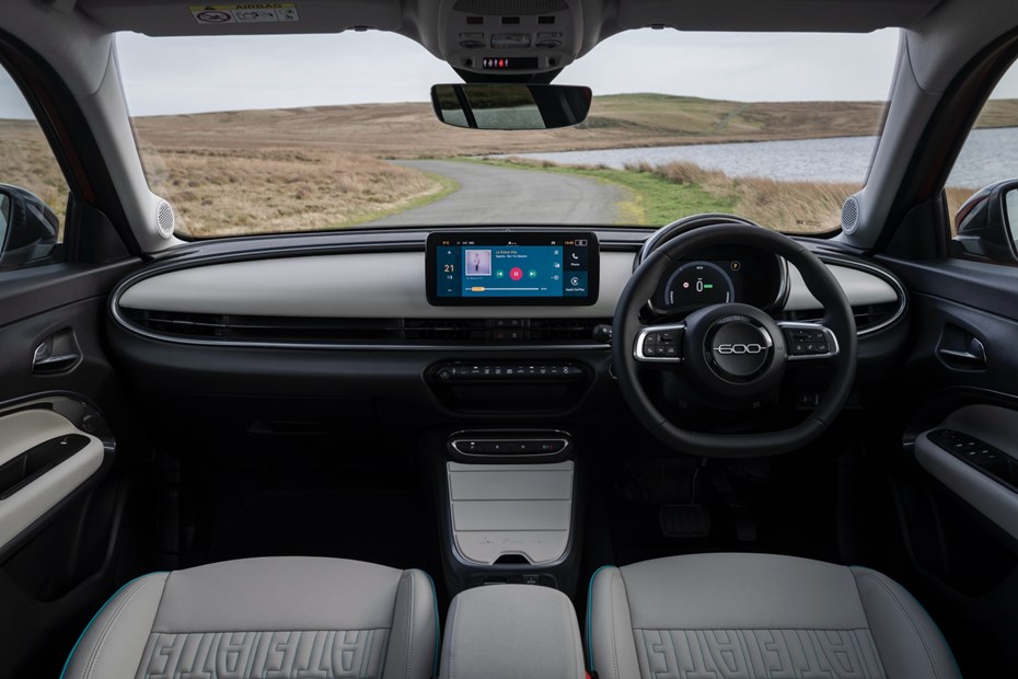Fiat 600e dash