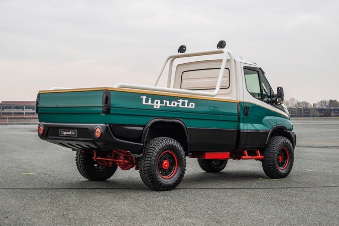 Iveco Daily 4x4 Tigrotto gets striking paint job.