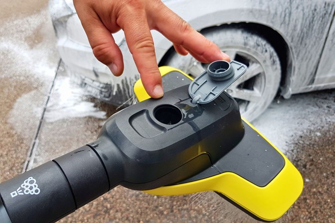 Cap open of Karcher cleaning brush