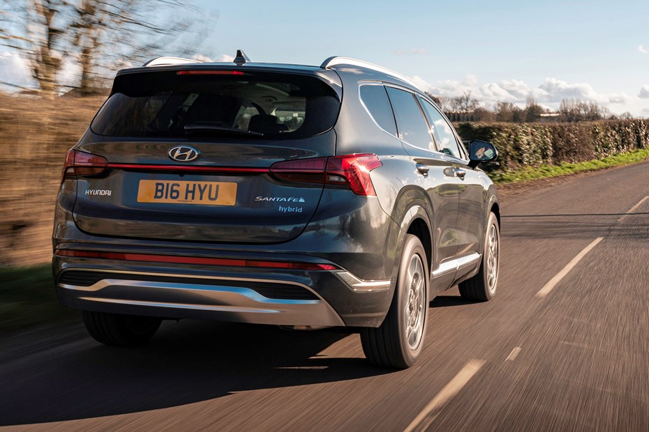 Hyundai Santa Fe Hybrid (2021) rear view