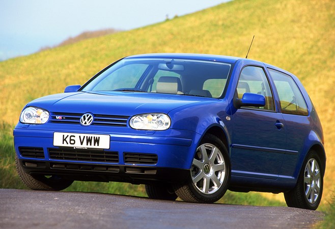 Volkswagen Golf Mk4 review: front three quarter static, blue paint, fields in background