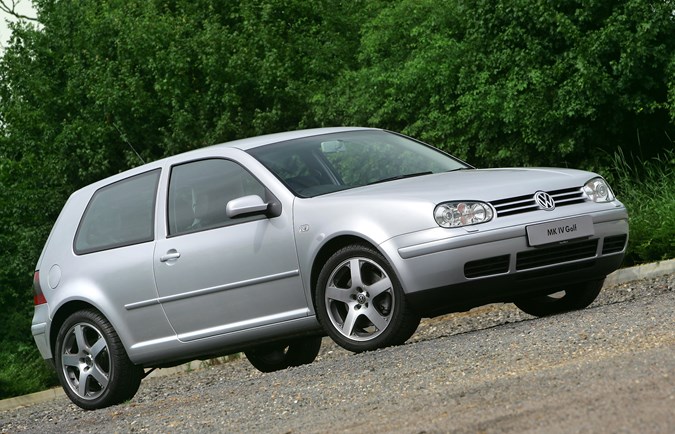 Volkswagen Golf Mk4 review: front three quarter static, silver paint