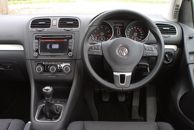 Volkswagen Golf Mk6 dashboard
