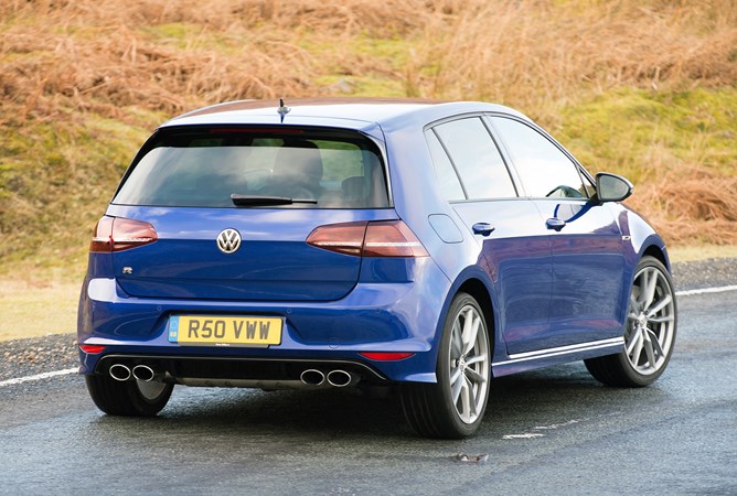 Volkswagen Golf R (2014) review, rear cornering