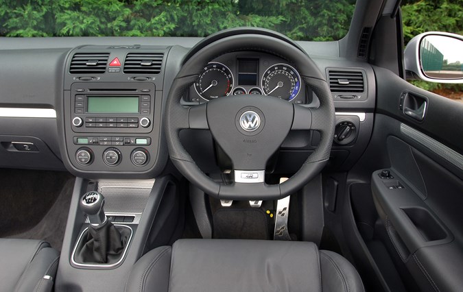 Volkswagen Golf R32 review, interior