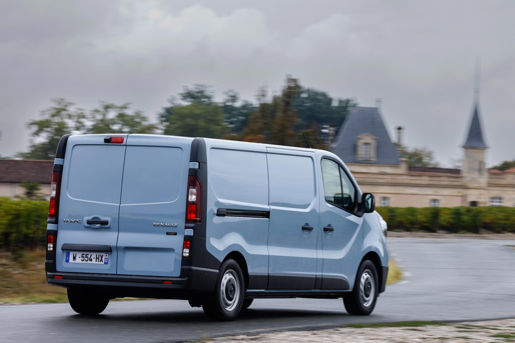 There is a choice of height and length for the Renault Trafic E-Tech.