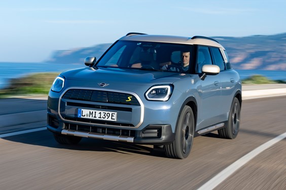 MINI Electric Countryman specifications data