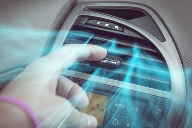 How to demist your car windscreen