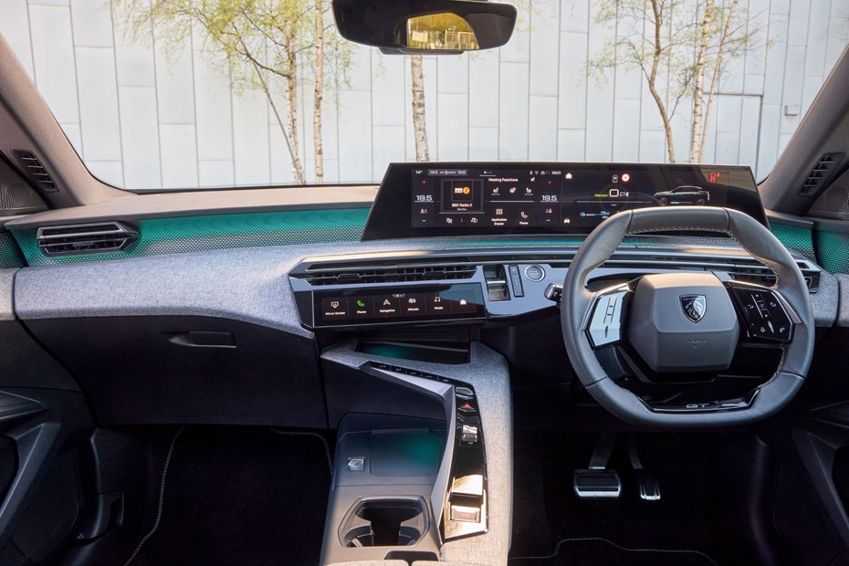Peugeot e-3008 review, interior