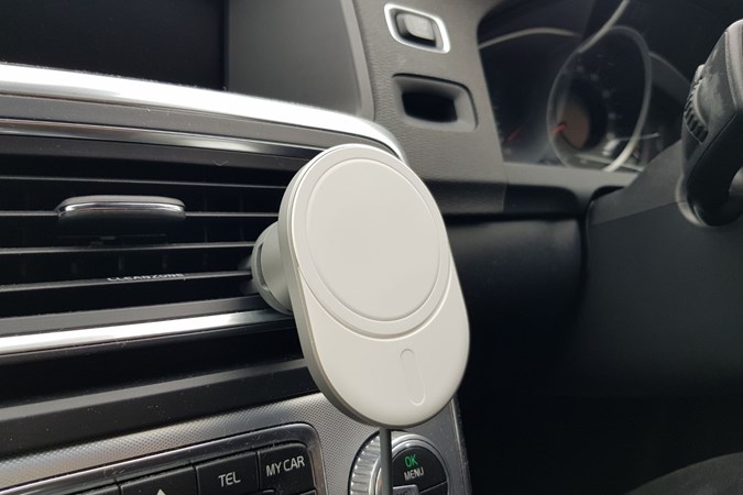 Belkin BoostCharge Pro in Volvo air vent