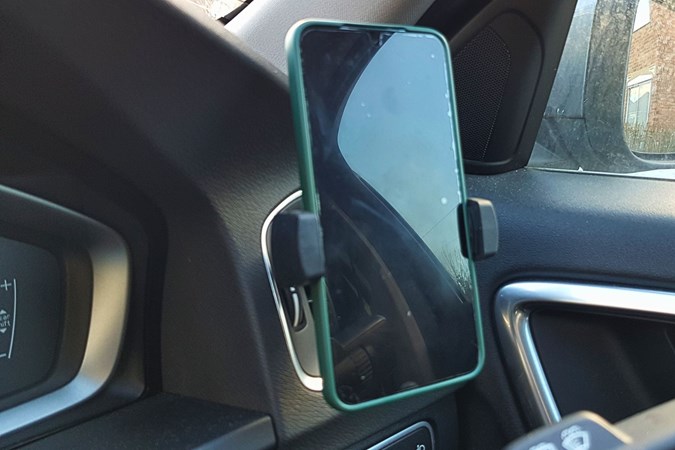 Groov-e In-car phone mount