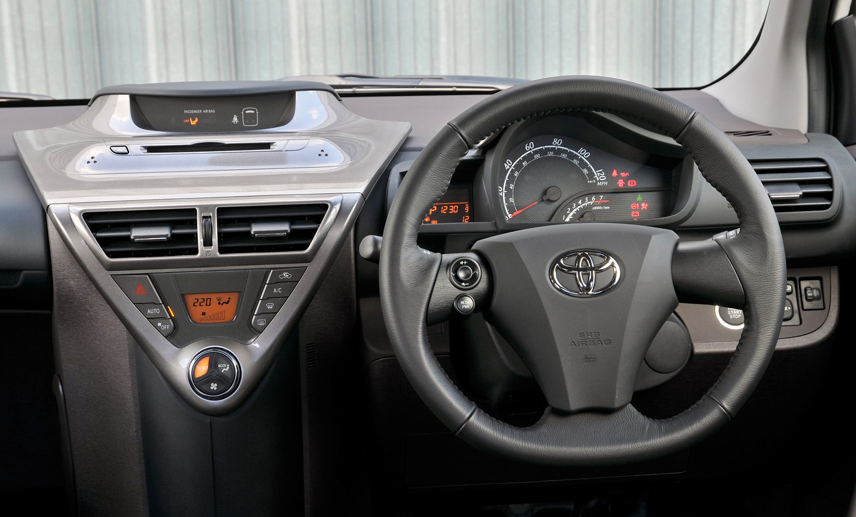 Used Toyota IQ Hatchback (2009 - 2014) interior