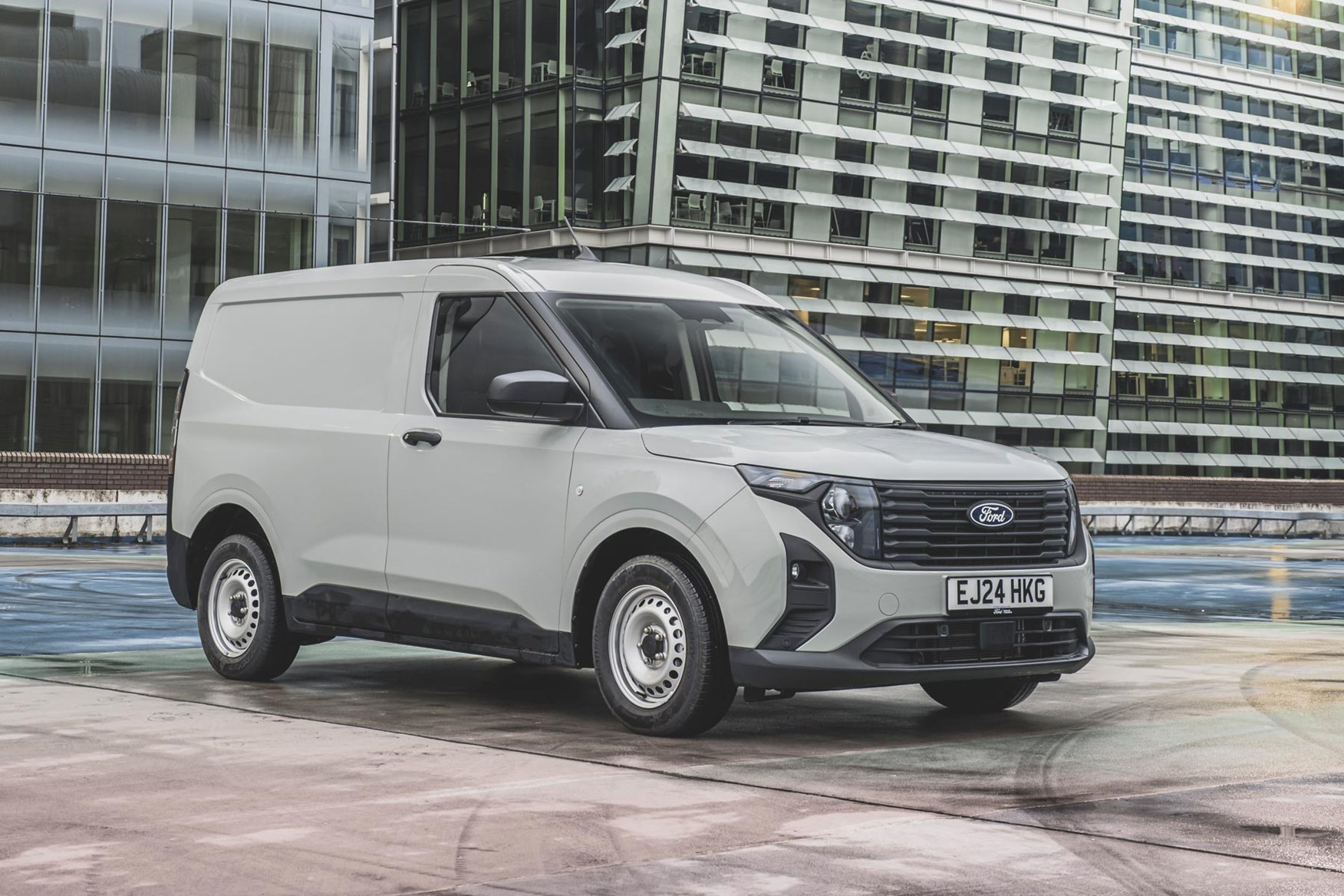 Front view of the Ford Transit Courier