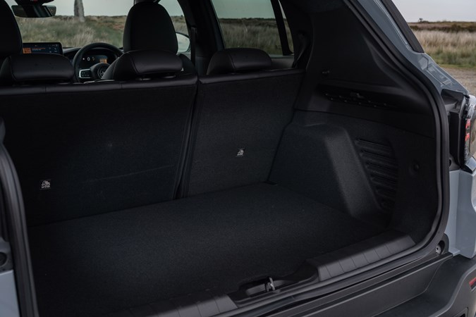 Jeep Avenger 4xe boot space