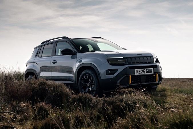 Jeep Avenger 4xe static off-road