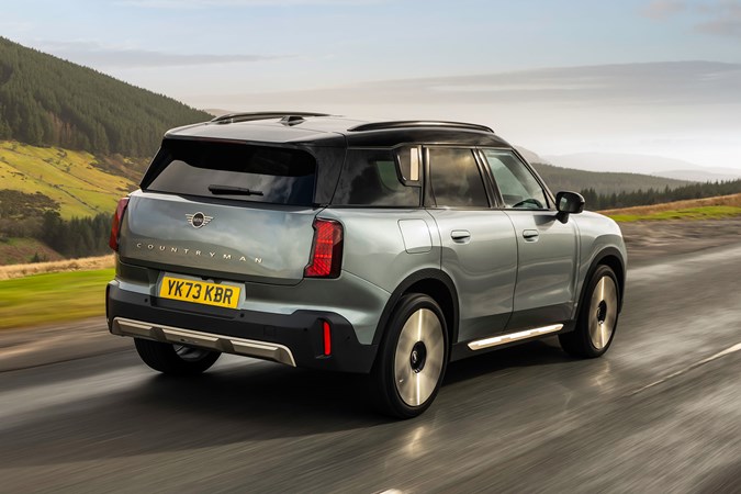 MINI Countryman 2025 in grey, dynamic rear