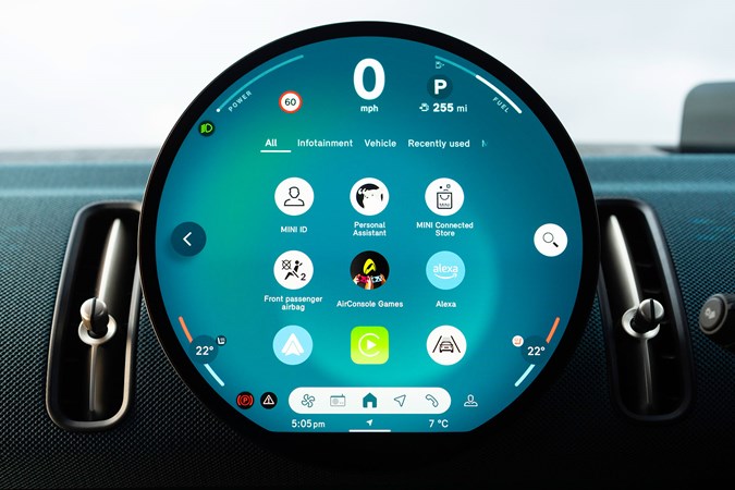 MINI Countryman 2025 OLED touchscreen