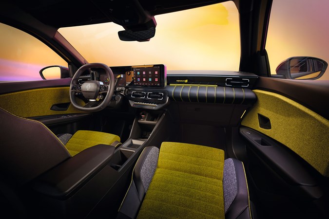 Renault 5 E-Tech Electric (2025): dashboard and infotainment system, yellow and grey upholstery