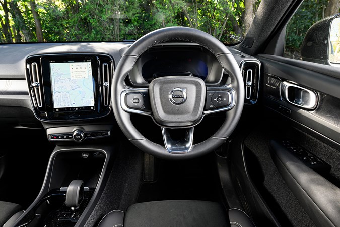 Volvo EX40 steering