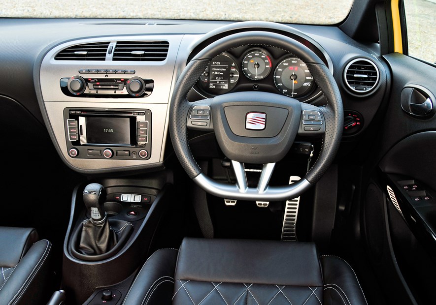 Used SEAT Leon Cupra R (2010 - 2012) interior