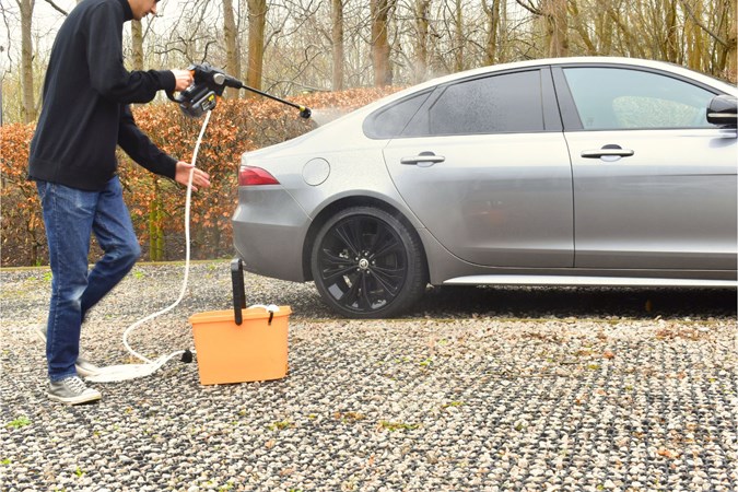 The WORX's wide-angle setting being used to clean a car