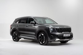 Big bargain: updated 2024 Kia Sorento costs £3,000 less