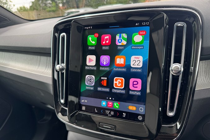 Volvo EC40 infotainment – Apple CarPlay