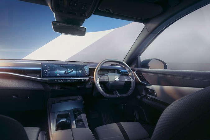 New 2024 Vauxhall Grandland unveiled: dashboard and infotainment system, black upholstery, studio shoot