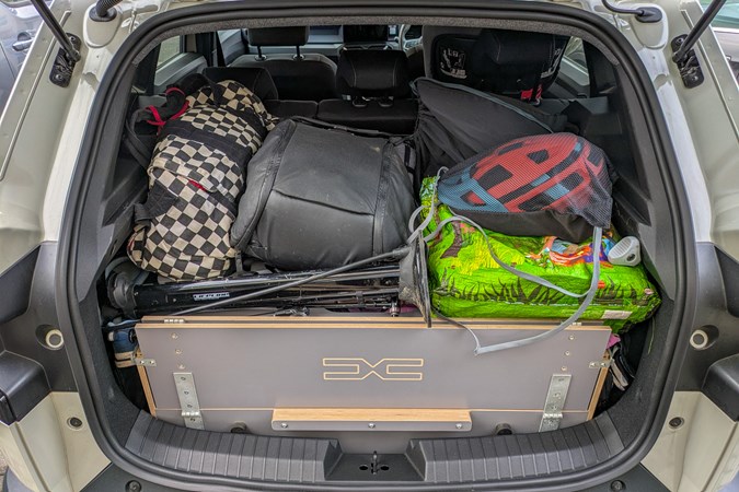 Dacia Duster full boot