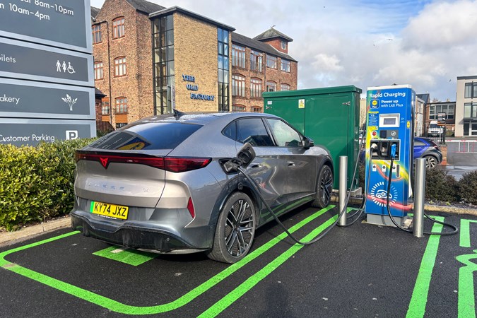 Cupra Tavascan rapid charging - Lidl electric car