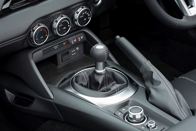 Mazda MX-5 review - gearlever and handbrake