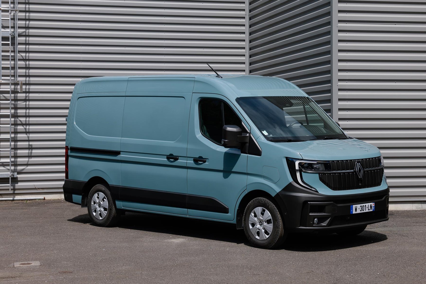 The Renault Master has been totally redesigned from top to bottom.