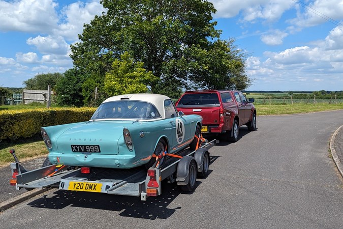 Towing a Sunbeam Alpine race car with the Isuzu D-Max DL20