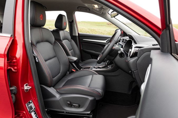 MG ZS front seats