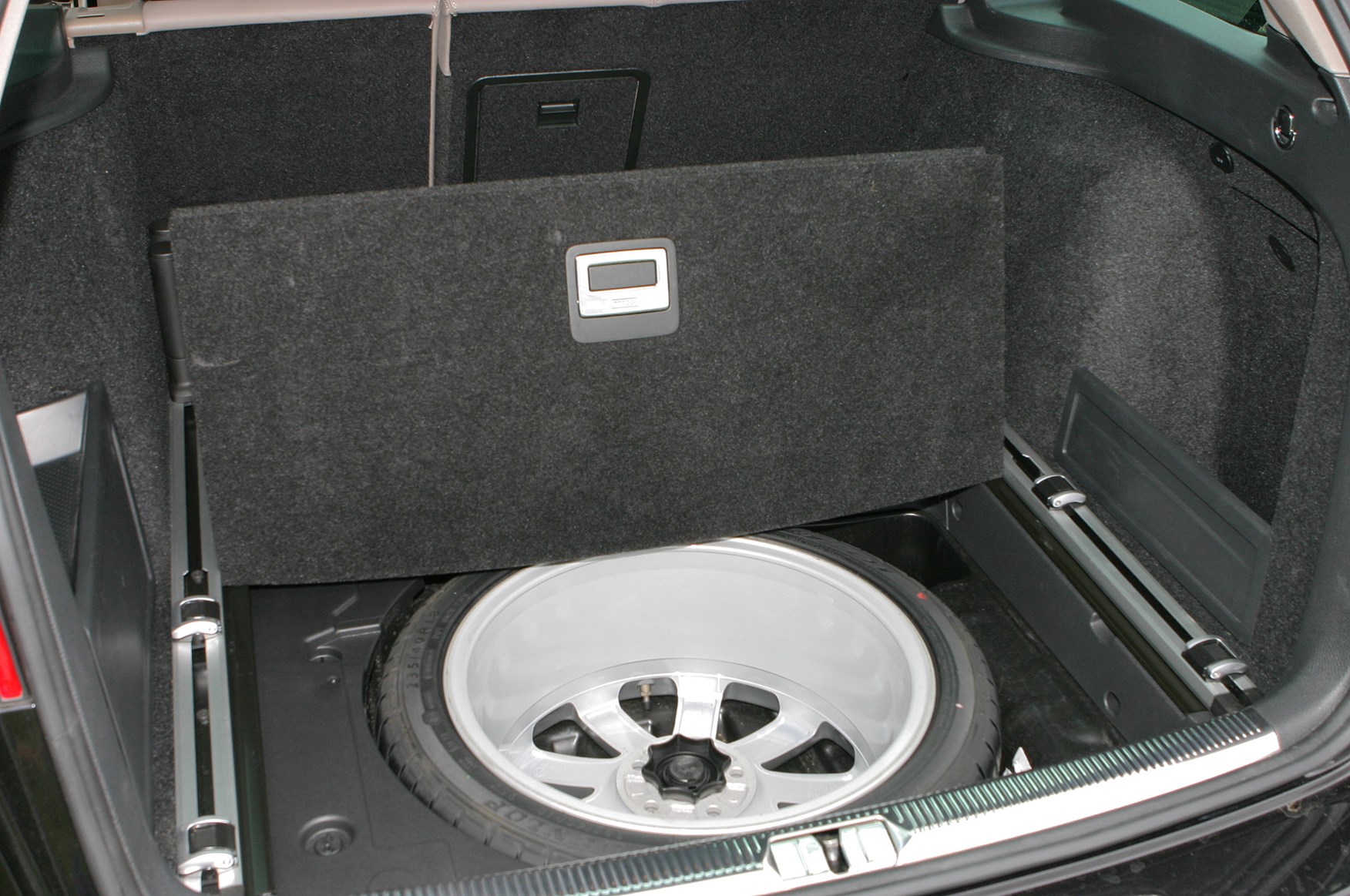 Used Volkswagen Passat R36 (2008 - 2010) boot space & practicality