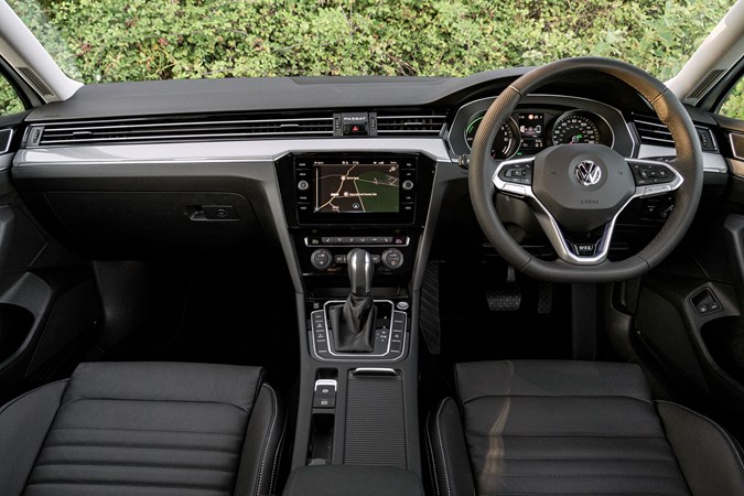 2019 VW Passat GTE interior