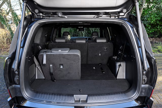 Hyundai Santa Fe (2025) boot space & practicality