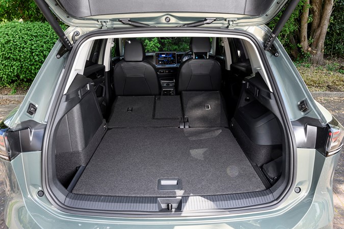 Volkswagen Tiguan eHybrid review (2025) | Parkers
