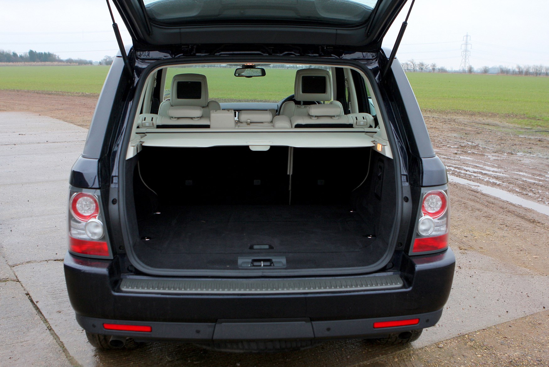 Used Range Rover Sport Estate (2005 - 2013) boot space & practicality
