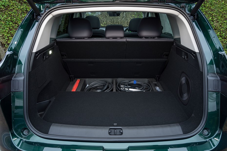 Hidden cubbies beneath boot floor on Leapmotor C10