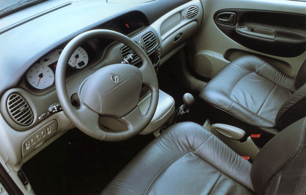 Used Renault Scenic Estate (1999 - 2003) interior, image size:1024x653
