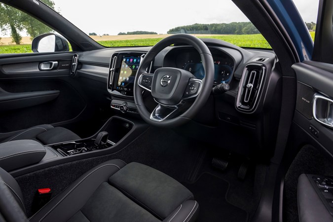 Volvo XC40 2025 interior