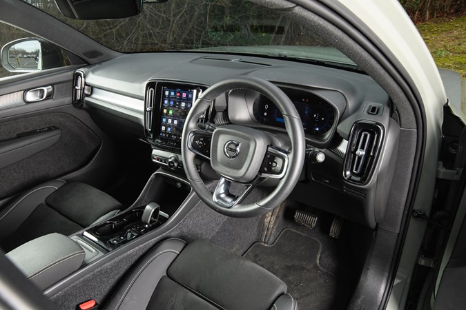 Volvo XC40 front interior