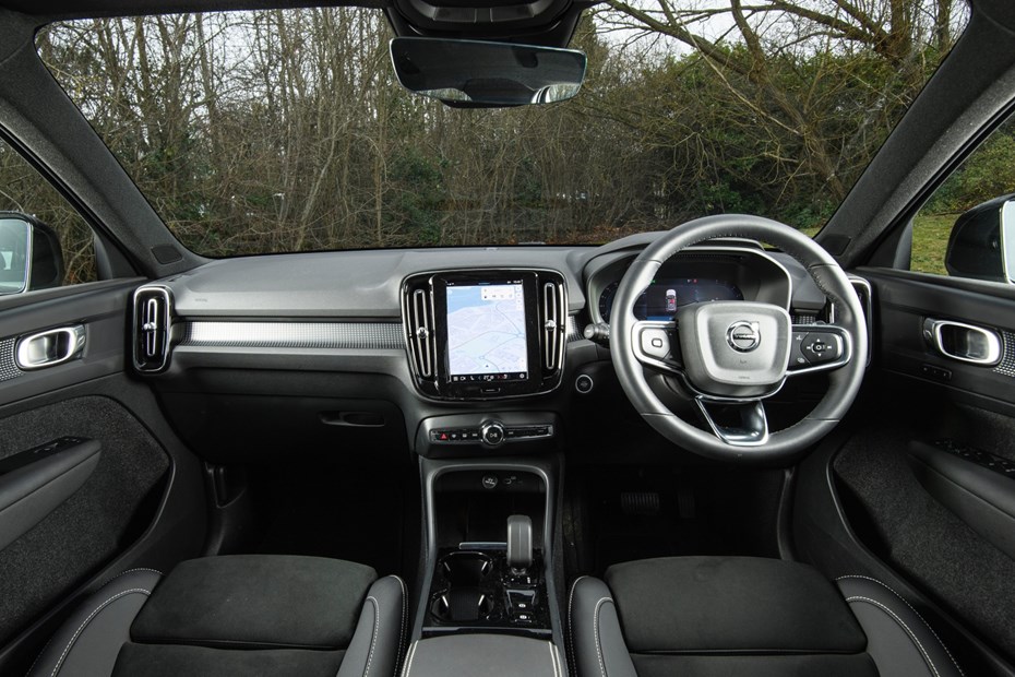 Volvo XC40 dash