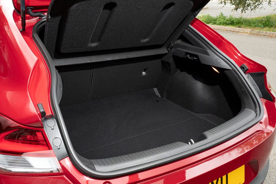 Hyundai i30 Fastback N-Line boot