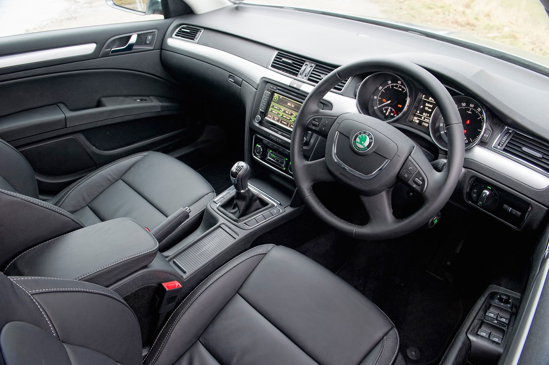 Used Skoda Superb Estate 2010 2015 Interior used-skoda-superb-estate-2010-2015-interior