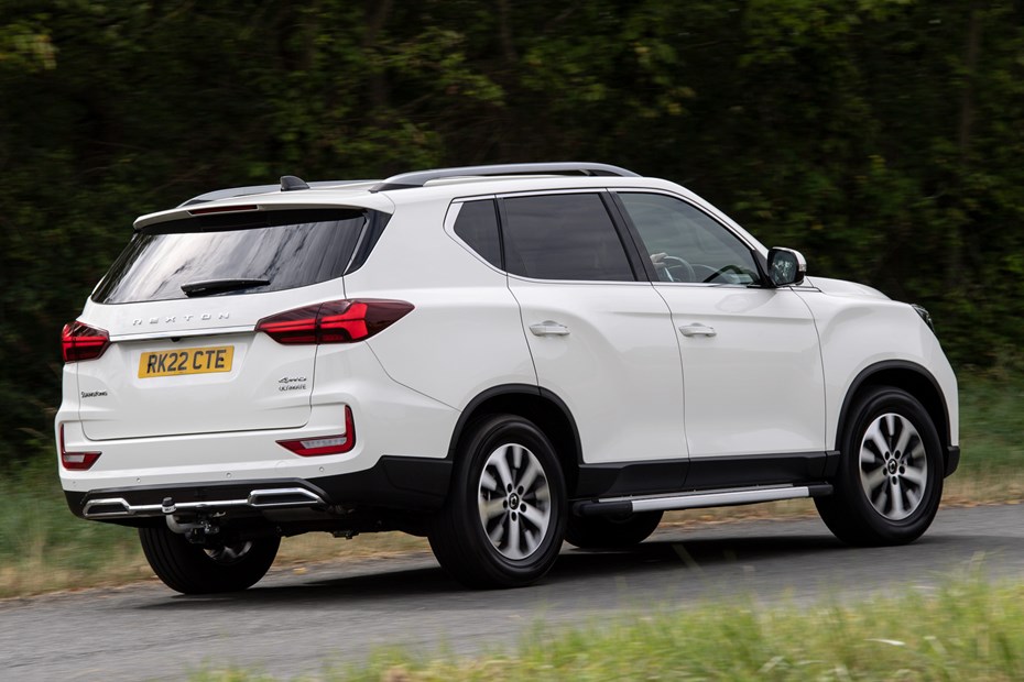 SsangYong Rexton rear cornering