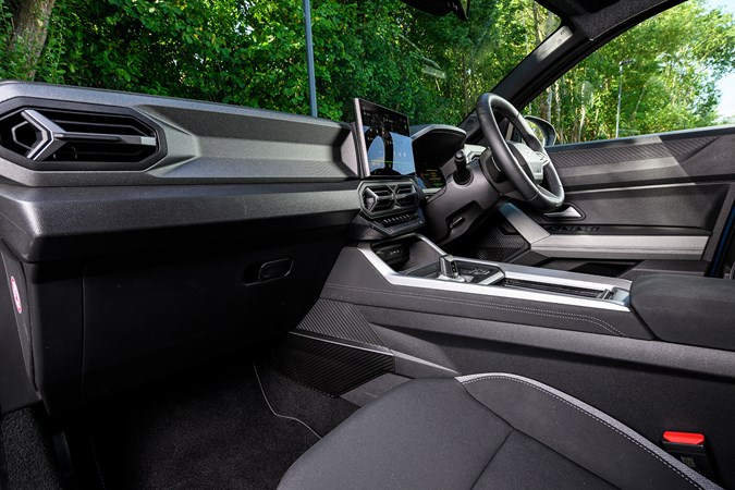 Dacia Bigster (2025) review: front seats, black and grey upholstery