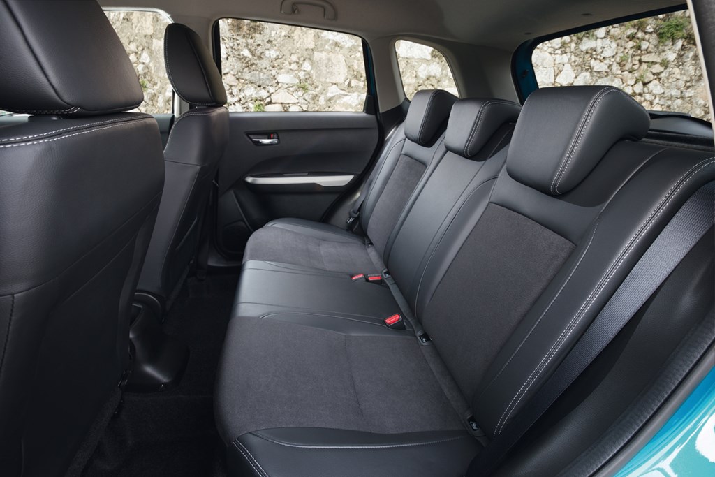 Suzuki Vitara (2024) interior